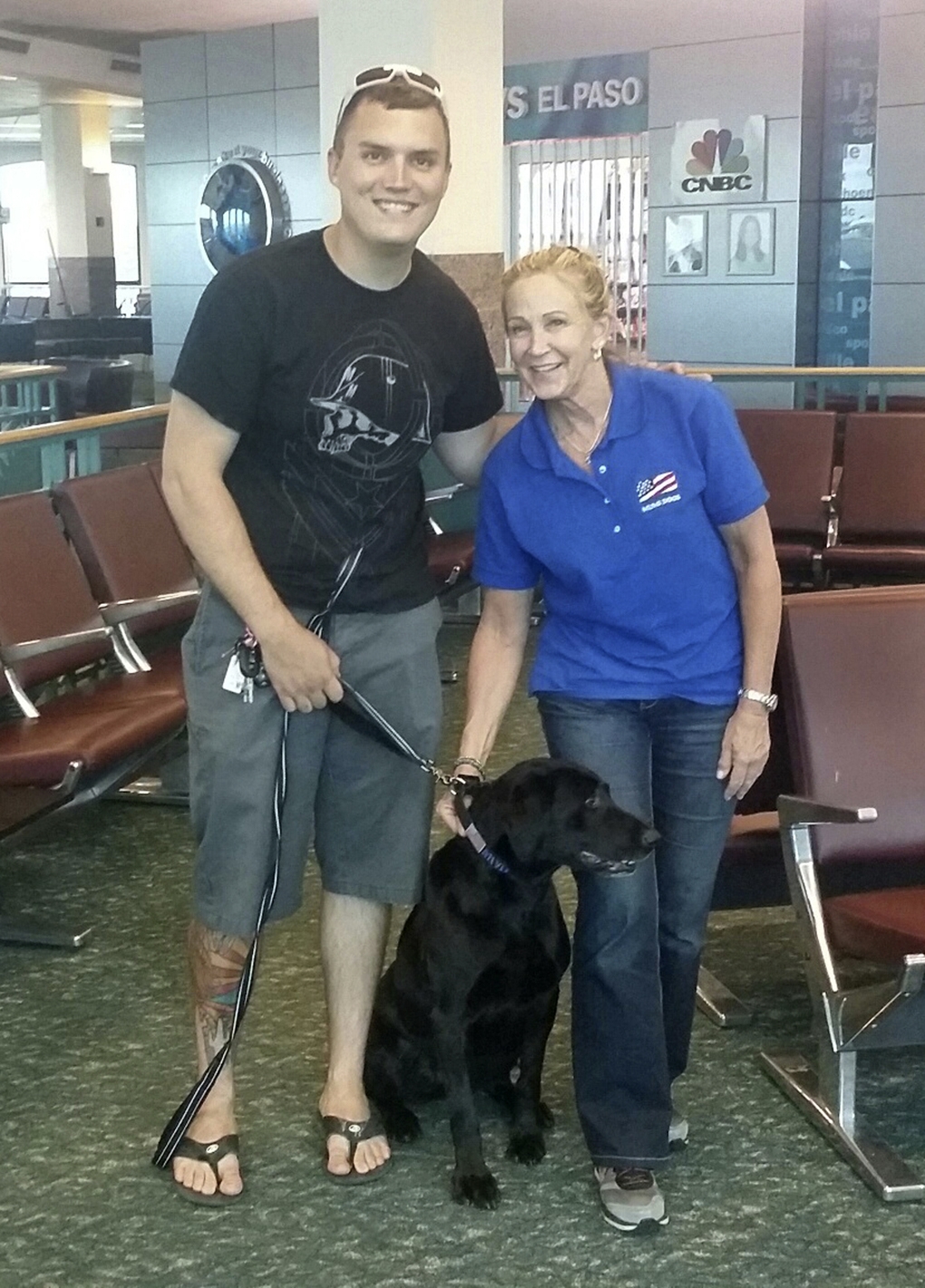 Flight Attendant Reunites Soldiers With Their Dogs